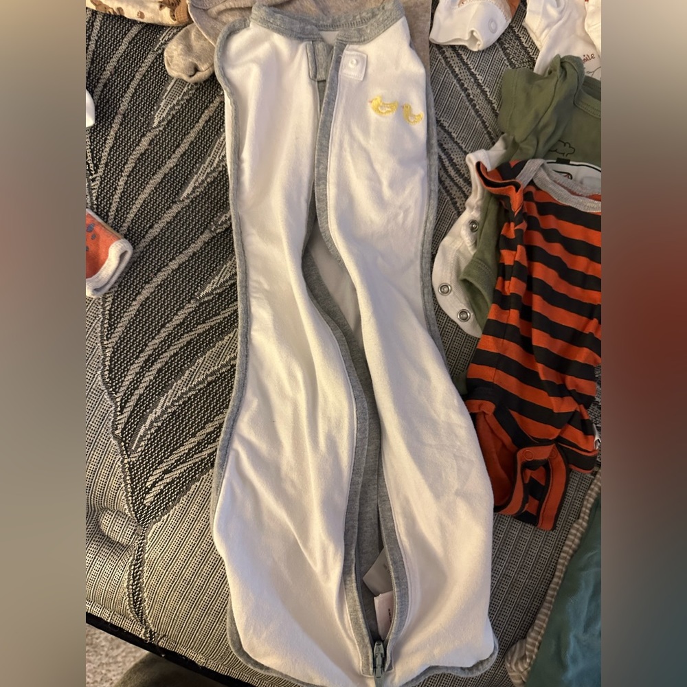 Newborn bundle - Picture 3 of 4